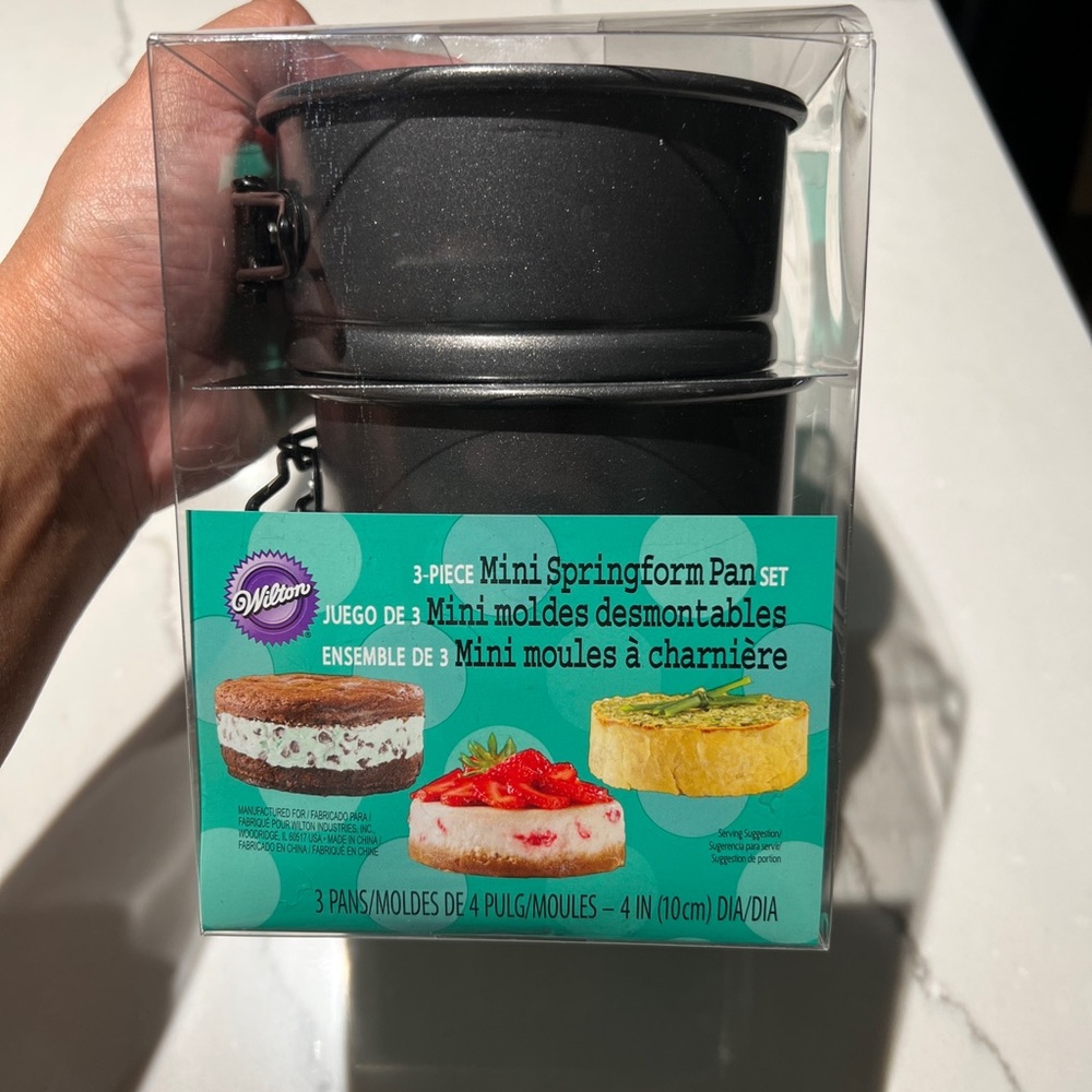 Wilton Mini Springform Pans 3/Pkg-Round 4" W2174, New In Box, Baking Pan, Molds